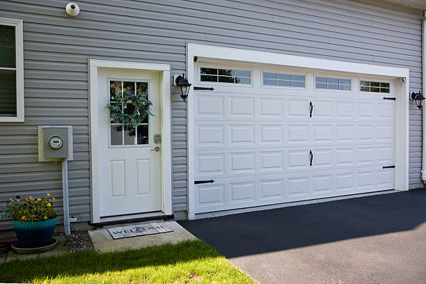 24/7 Emergency Garage Door Panel Replacement experts in Alma, NE